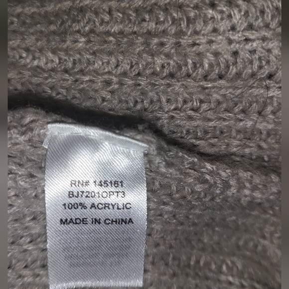 C Bat Wing Tan Sweater size M - Picture 7 of 8